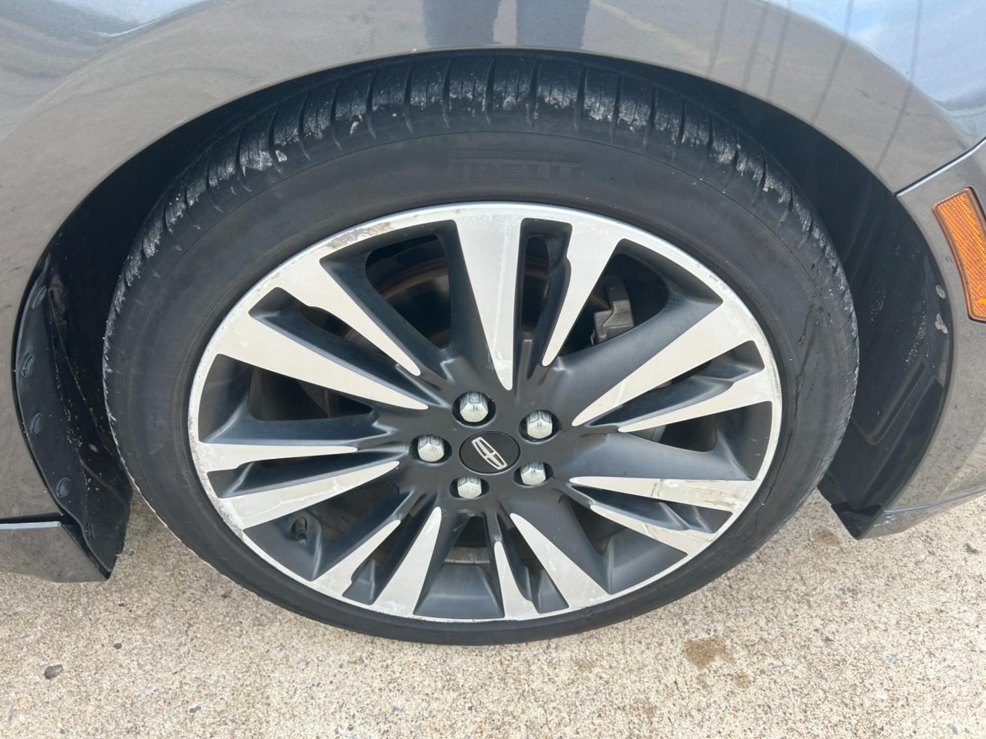 2017 GRAY Lincoln MKZ Select FWD (3LN6L5C98HR) with an 2.0L L4 DOHC 16V engine, 6A transmission, located at 17760 Hwy 62, Morris, OK, 74445, (918) 733-4887, 35.609104, -95.877060 - 2017 LINCOLN MKZ SELECT FWD 2.0L FEATURES POWER SEATS, POWER MIRRORS, POWER WINDOWS, POWER LOCKS, AM/FM STEREO, SIRIUS XM, BLUETOOTH, CD PLAYER, NAVIGATION, LEATHER SEATS, HEATED SEATS, DUAL CLIMATE CONTROL, BACKUP CAMERA, SUNROOF, MULTI-FUNCTIONING STEERING WHEEL CONTROLS, CRUISE CONTROL, TRACTION - Photo#28